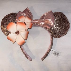 Disney Aulani Minnie Mouse ears.